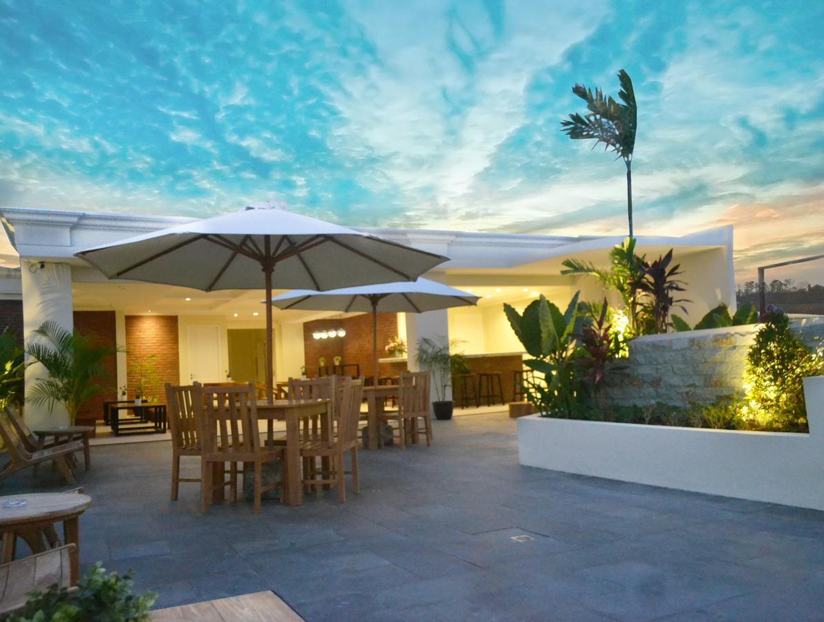 Amalfi Hotel Seminyak Kültér fotó